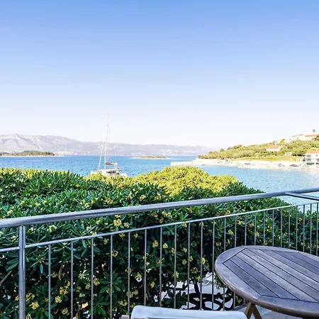 アパート Nikolina Lu - Two-bedroom With Balcony