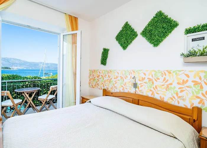 Nikolina Lu - Two-bedroom With Balcony