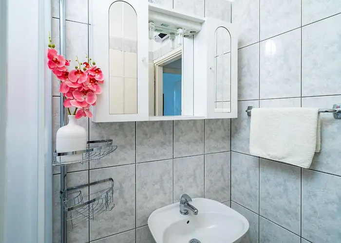 Nikolina Lu - Two-bedroom With Balcony 公寓 *